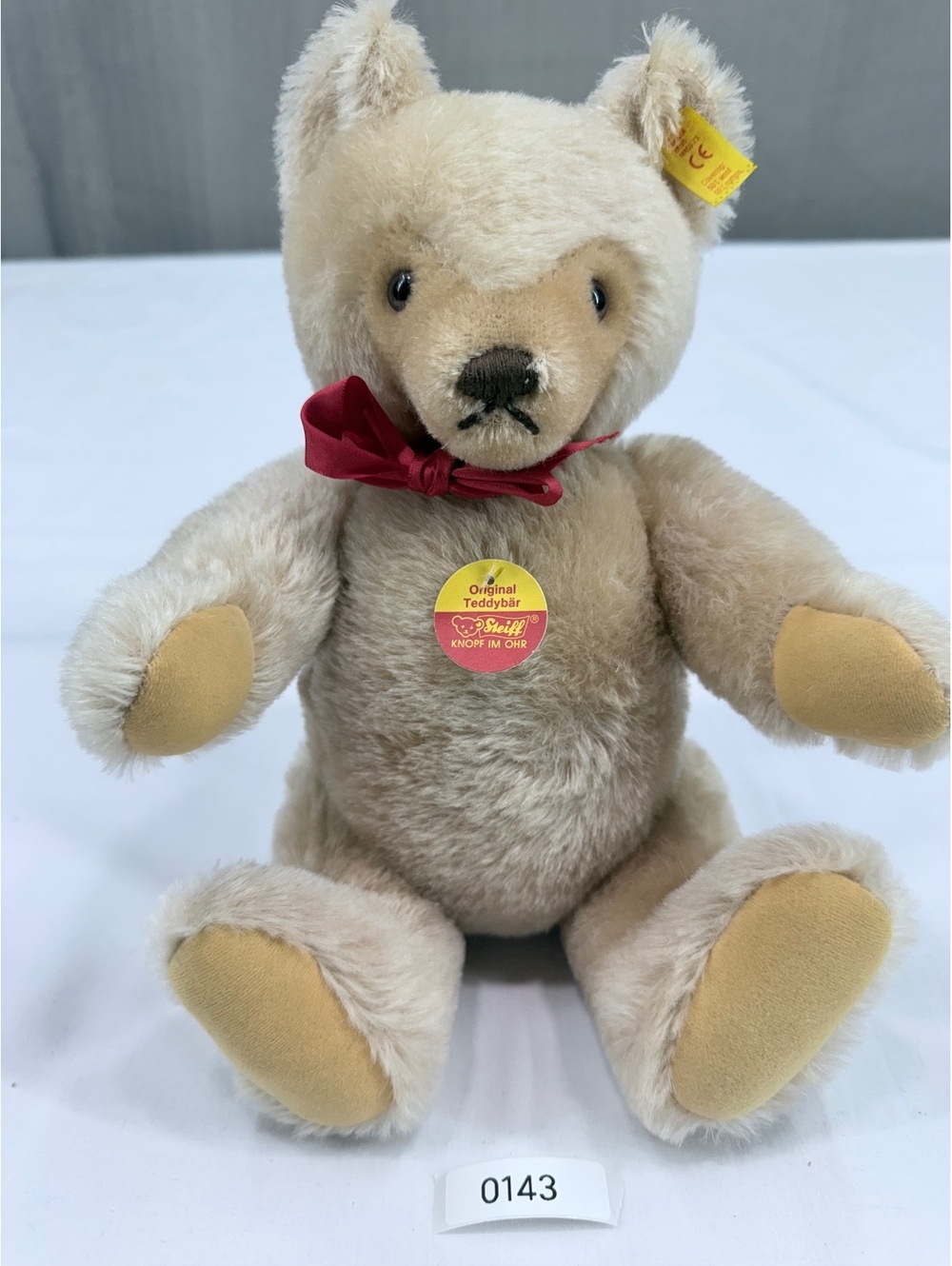 Steiff Original Teddybär Plush Teddy Bear with Red Bow and Knopf Im Ohr Tag